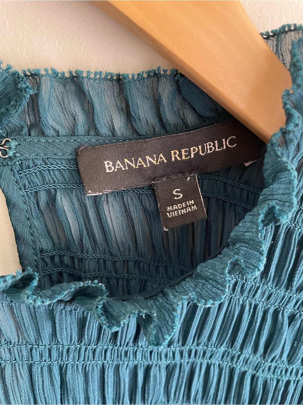 Banana Republic Flowy Smocked Yoke Long Sleeve Teacher Office Work Blouse Teal - Picture 3 of 5